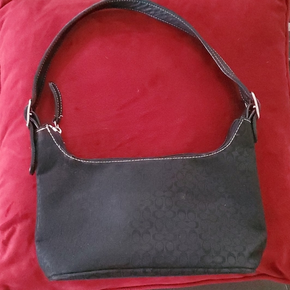 Coach small Black signature handbag - Picture 3 of 6